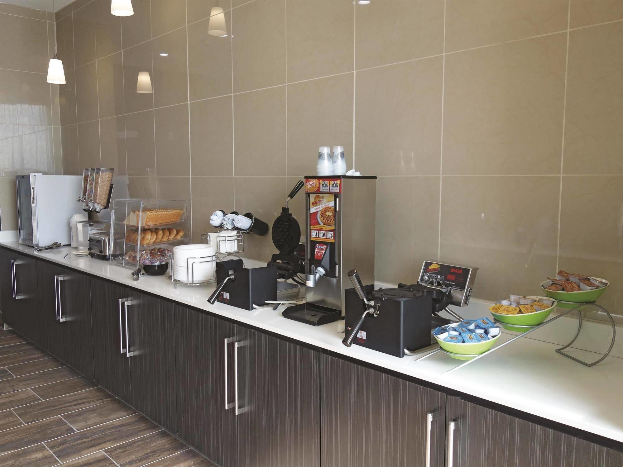 La Quinta By Wyndham Amarillo Airport Hotel Екстериор снимка